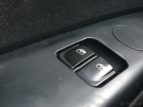 Hyundai i20 1.2i 16V Comfort,1.MAJITEL, LAHKO HAV - 9