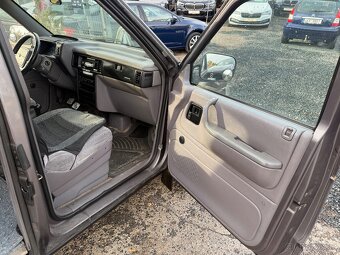 Chrysler Voyager Ram Van 2.5TD 87kw ČR Tažné - 9