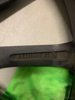 Zimní kola 255/35-R19 (8.0x 19 ET 4/5) - 9