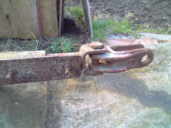 Prodám nápravy od kočáru a závěs k vozu. - 9