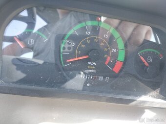 Kolový nakladač Case 321E atlas ar JCB cat - 9