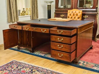 Velký anglický psací stůl. Oboustranný - 9