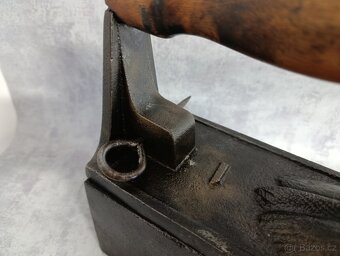 Obrovská komínová velmi stará sbírková žehlička DRAK 9,65kg - 9