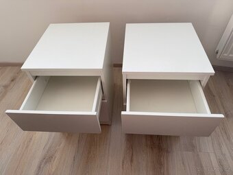 Noční stolky Ikea Malm bílé - 9