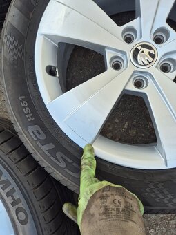 Škoda TRITON 6,5Jx17 ET41 5x112 Superb+letní 215/55R17 6mm - 9