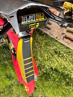 Suzuki RM-Z - 9