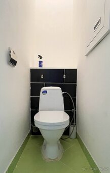 Pronájem zrekonstruovaného bytu 2+kk o velikosti 43 m2 ve Cv - 9
