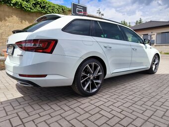 Škoda Superb kombi Sportline - 9