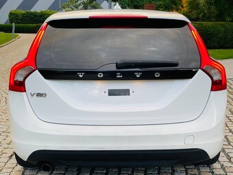 Volvo V60 2.0D 120KW 5VÁLEC MANUÁL CITY SAFETY BLUETOOTH - 9