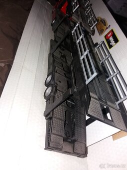 Model Bburago Mercedes-Benz Actros 1:43 - 9