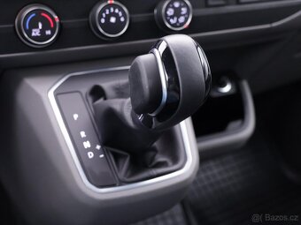 Volkswagen Transporter 2,0 TDI DSG DR 8-Míst Bulli (2024) - 9