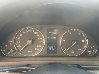 Mercedes Benz w203 c200 - 9