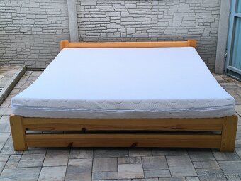 Prodám manželskou postel + Matrací + Noční stolky - 9