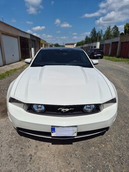 ford mustang GT 5.0 - 9