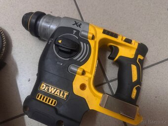 Aku kombo sada deWALT dck422.....2x 5,0Ah - 9