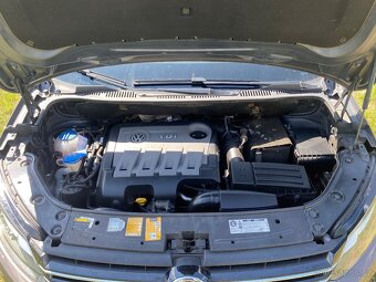 VW Touran 2.0 TDi - 9