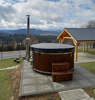 Koupací sud s vířivkou a vnitřním ohřevem vody - 9