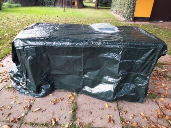 Kovový stůl- tahokov 2 ks,hliníková křesílka 4 ks,plast.křes - 9