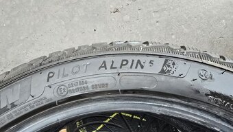 Zimní pneu 225/45/18 Michelin - 9