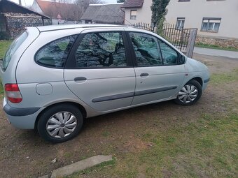 Renault Megane scenic - 9