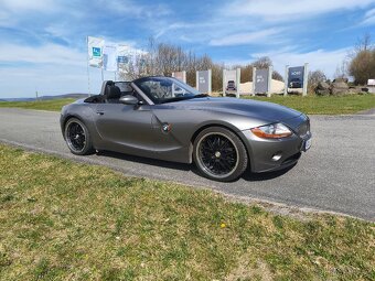 BMW Z4 E85 manuál - 9