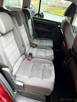 VOLKSWAGEN TOURAN 2011 - 9