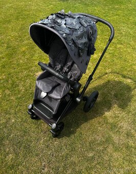 Cybex Priam kočárek Flowers Grey - 9