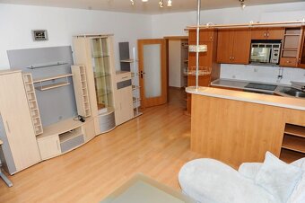 Moderní stylová obývací stěna s podsvícením - 9