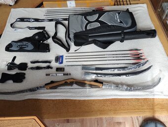 PRODÁM NOVÝ LUK SAMIC SAGE 62,40 LBS S VYBAVENÍM - 9