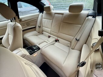 BMW 335i e92: man.,RWD,MPaket,generální servis,DPH,faktury - 9