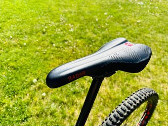 Karbonové enduro Intense Carbine Expert 2021 - 9