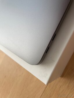 Prodám Apple MacBook Pro 13,3" 256GB (2017) i5, 8GB RAM - 9