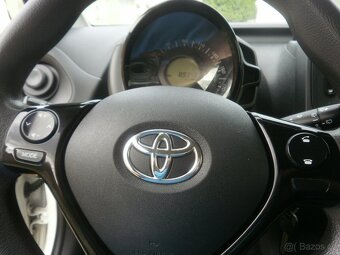 Toyota Aygo VVT-i 5 dvéřova rok 2020 - 9