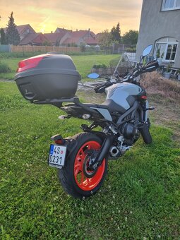 Yamaha MT09 - 9
