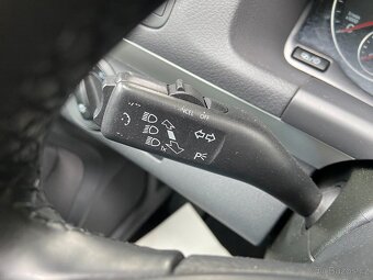 VW Touran 1.6 TDi Navigace,Climatronic - 9