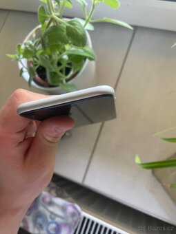 iPhone SE 2020 64GB White – plně funkční - 9