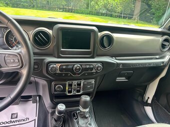 Jeep Wrangler Unlimited Sport 2022 - 9