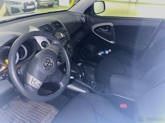Toyota RaV, 2.0 VTT-i - 9