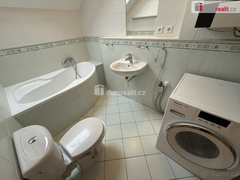 Pronájem řadového domu 5+kk 120 m2 P19 Vinoř garáž sklad zah - 9