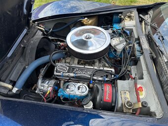 Chevrolet Corvette C3 Stingray 1976 malé zadní okno - 9