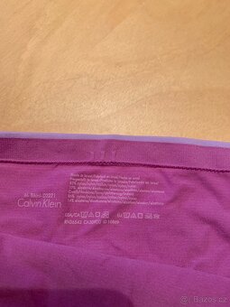 dámské spodní kalhotky zn. Calvin Klein - vel. M - nové - 9