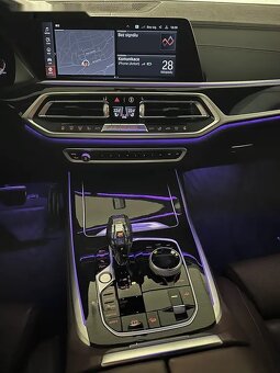 BMW X7, M50D ČR 1.MAJ,PERFEKTNÍ STAV - 9