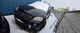 Mercedes Benz ML63 AMG - 9