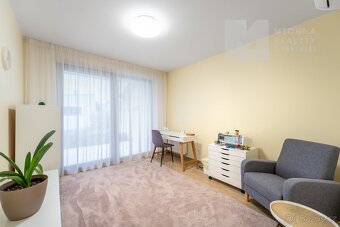 PRODEJ NADSTANDARDNÍHO RODINNÉHO DOMU 7+1  VE VRACOVĚ, 226 m - 9