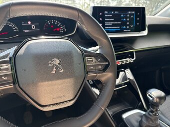 Peugeot 208 Allure 1.2; 2022 - 9