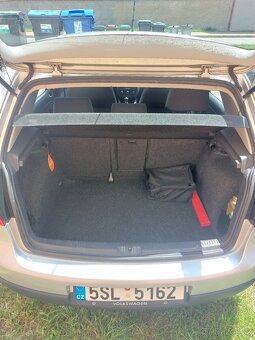 Volkswagen Golf 1.6 MPI - 9