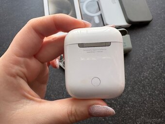 iPhone 15 pro + AirPods - 9