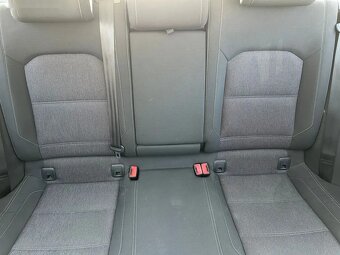 Volkswagen Passat - 9