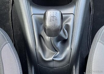 Peugeot 208 1.2i KLIMATIZACE ABS ASR ESP manuál 60 kw - 9