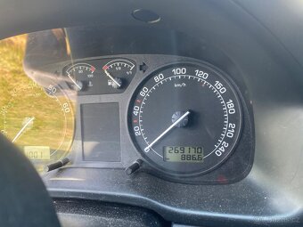 Prodám Škoda Octavia 1,6 74kw - 9